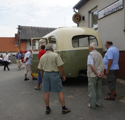 Dopoledne v Předenicích: Z oslav 100 let autobusové dopravy 27.7.2014