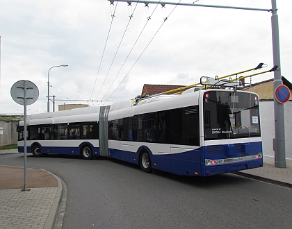 První kloubový trolejbus ze současné zakázky pro Rigu 
