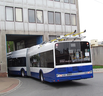 První kloubový trolejbus ze současné zakázky pro Rigu 