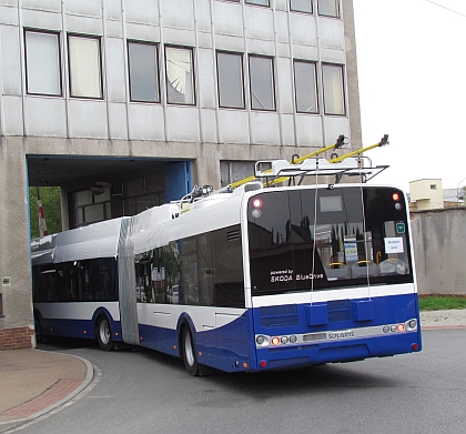 První kloubový trolejbus ze současné zakázky pro Rigu