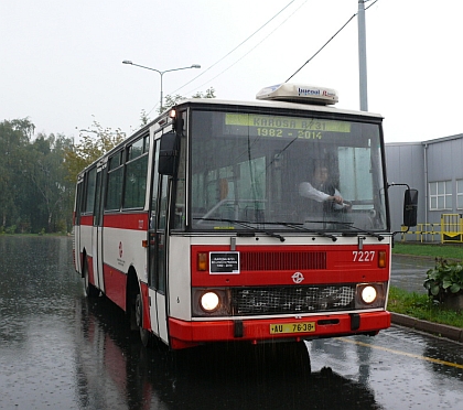 Deštivé loučení s Karosami B 731 v Praze