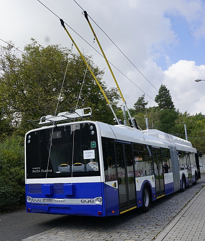 'Riga' pod dráty: Prototyp trolejbusu Škoda 27 Tr Solaris v ulicích Plzně