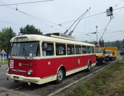 Z oslav stodvacátého výročí provozu MHD v Ostravě II: Historické autobusy 