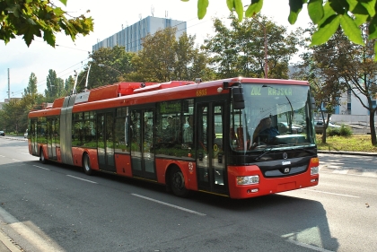 Aktuálně z Bratislavy: Pět nových kloubových trolejbusů Škoda 31 Tr SOR 