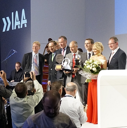 Z IAA 2014: Bus of the Year 2015 - Kloubový MAN Lion's City GL CNG 18,75 m