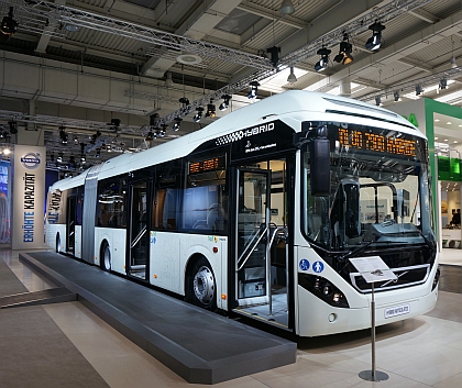 Volvo na IAA 2014: Elektrohybrid s vnějším dobíjením pro Hochbahn,