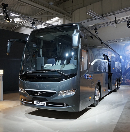 Volvo na IAA 2014: Elektrohybrid s vnějším dobíjením pro Hochbahn,