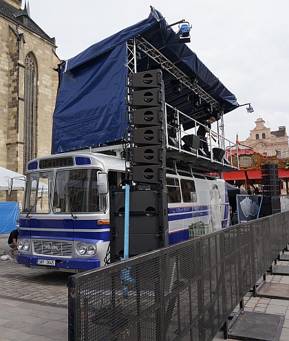 Přestavba autobusu ŠL 11 z roku 1977 jako 'stage' pro hudební produkce 