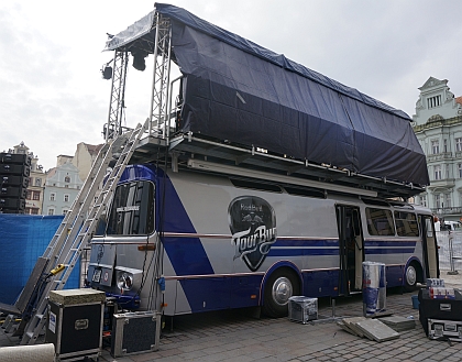 Přestavba autobusu ŠL 11 z roku 1977 jako 'stage' pro hudební produkce 