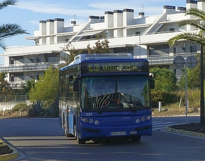 Autobusová pohlednice ze španělského města Sitges