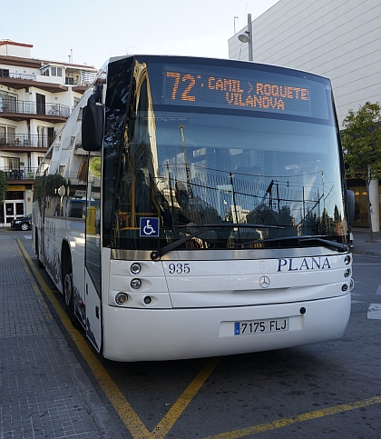 Autobusová pohlednice ze španělského města Sitges