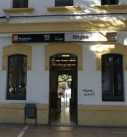 Autobusová pohlednice ze španělského města Sitges