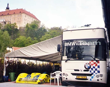 Ke speciálu - přepravníku týmu BMW Krámský