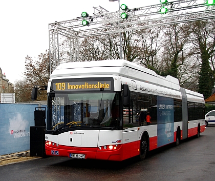 Světová premiéra kloubového vodíkového autobusu Solaris s palivovými články 