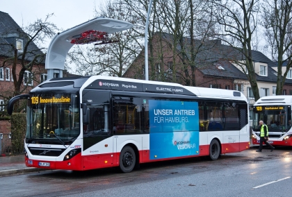 Světová premiéra kloubového vodíkového autobusu Solaris s palivovými články 