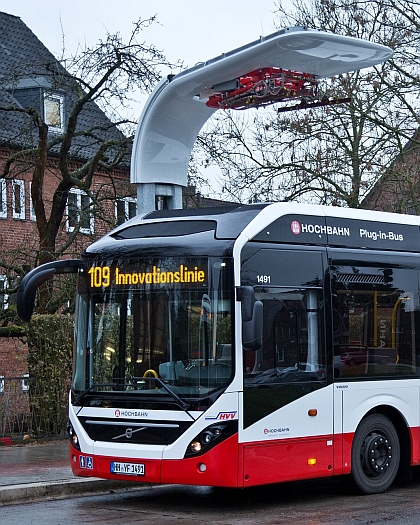 Světová premiéra kloubového vodíkového autobusu Solaris s palivovými články 