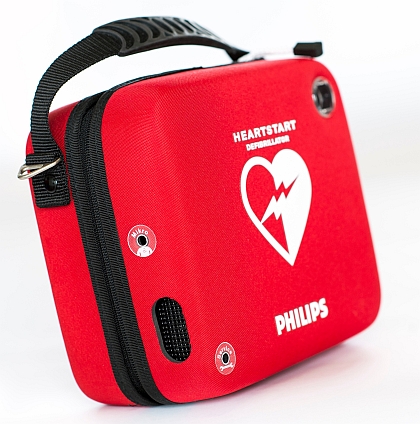 VDL a Philips podpisují smlouvu o spolupráci o výbavě autokarů defibrilátory
