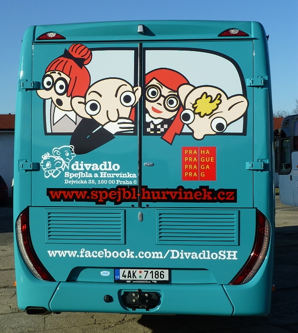 Zajímavý speciál pro Divadlo Spejbla a Hurvínka - přestavba Iveco Crossway