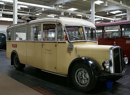 100 let nákladních vozidel a autobusů MAN