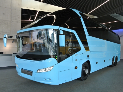 100 let nákladních vozidel a autobusů MAN