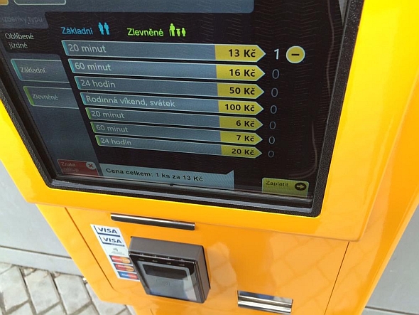 I v Českých Budějovicích lze zaplatit za jízdenky bezkontaktní bankovní kartou