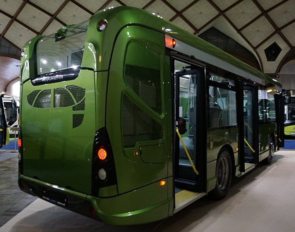 Malokapacitní Heuliez Bus vyzkouší DPmCB v historickém centru Českých Budějovic