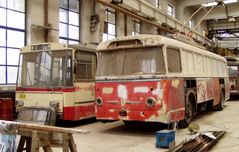 Do plzeňských ulic poprvé vyjel zrekonstruovaný historický trolejbus Škoda 15 Tr