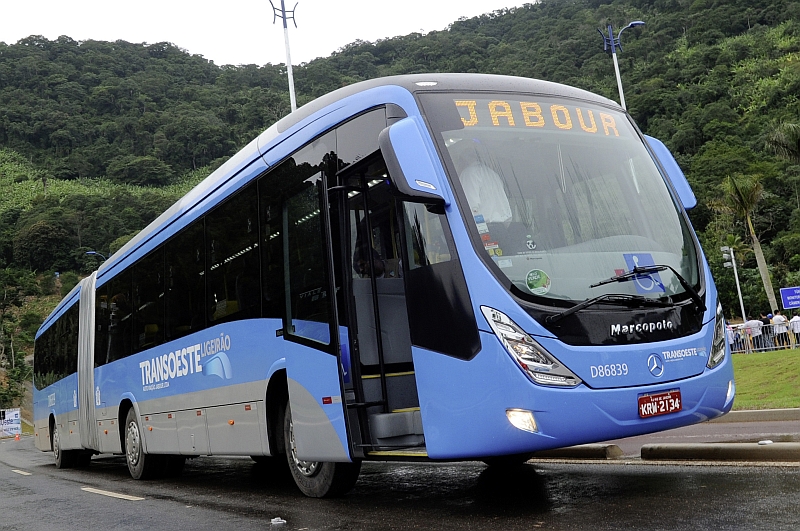 Obrazem: Dvoučlánkové autobusy pro systémy BRT na bázi Mercedes-Benz
