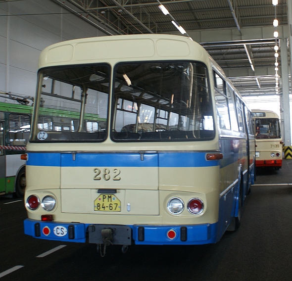 Do Lešan na zahájení sezóny a 16. sraz Klubu českých historických autobusů