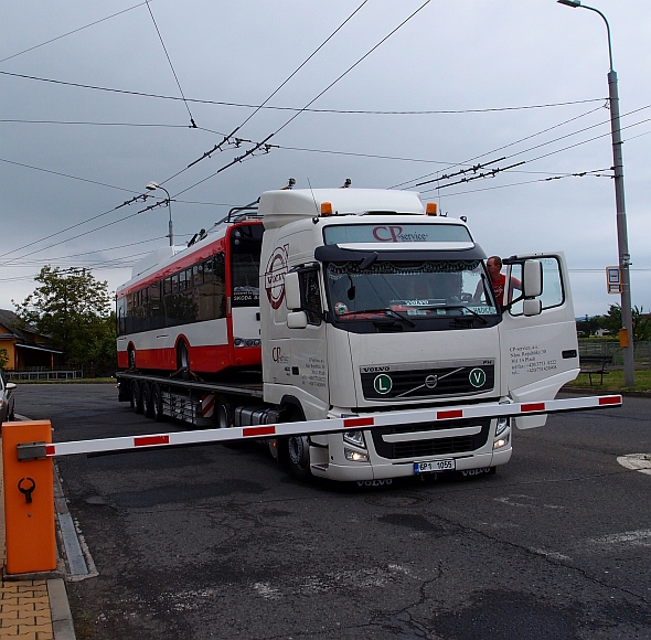 Nové trolejbusy v Opavě  ponesou názvy Květa a Opasaurus. Květa dorazila