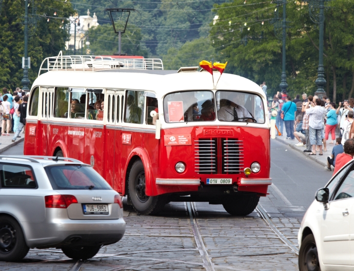 90 let autobusů v Praze. Autobusový průvod I. Veteráni