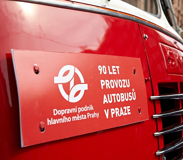 90 let autobusů v Praze. Autobusový průvod I. Veteráni