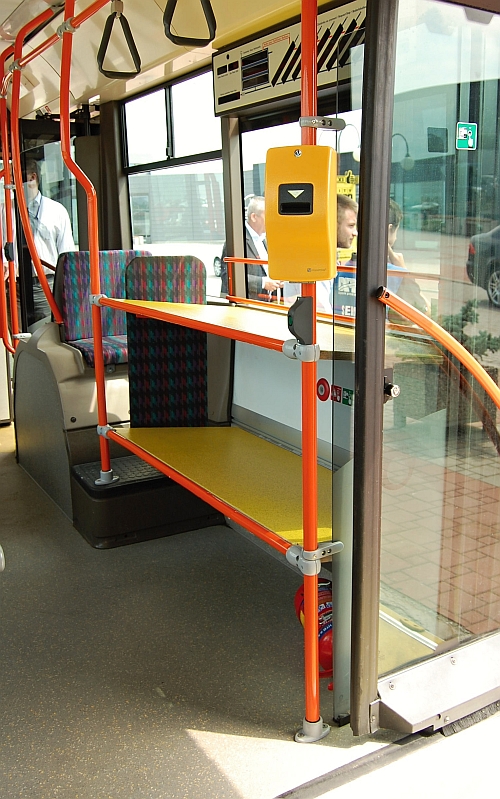 Brno zavádí v autobusech platbu bezkontaktní bankovní kartou