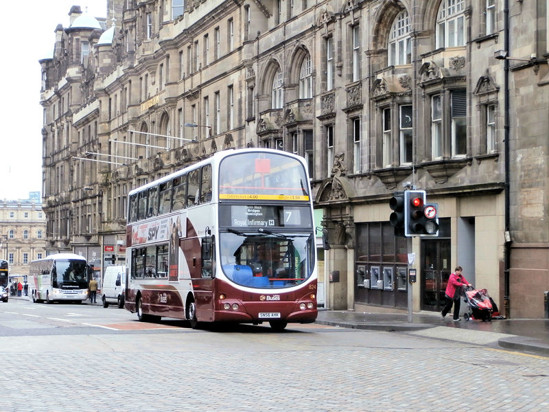 BUSportál SK: Autobusová pohľadnica zo škótskeho Edinburghu