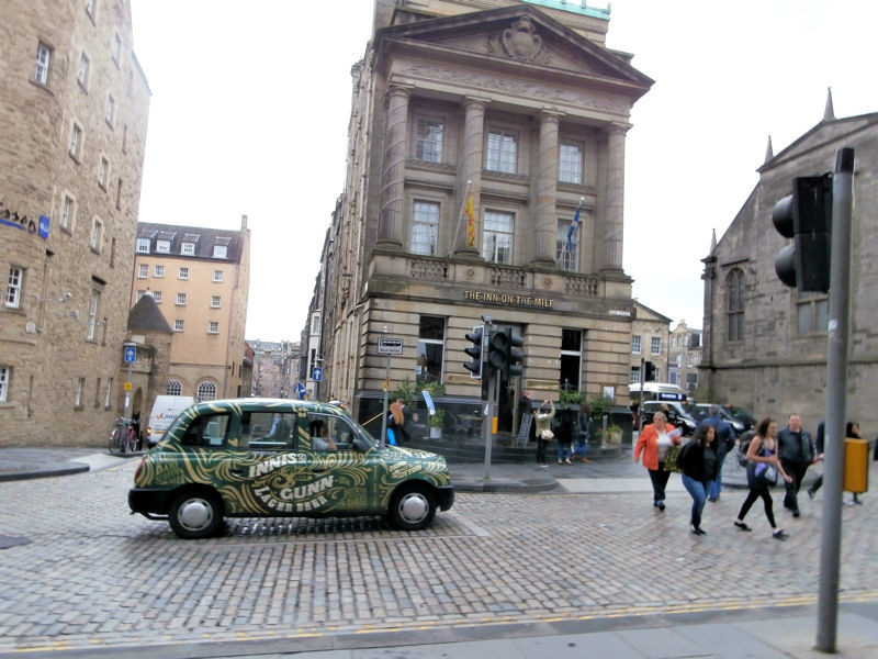 BUSportál SK: Autobusová pohľadnica zo škótskeho Edinburghu