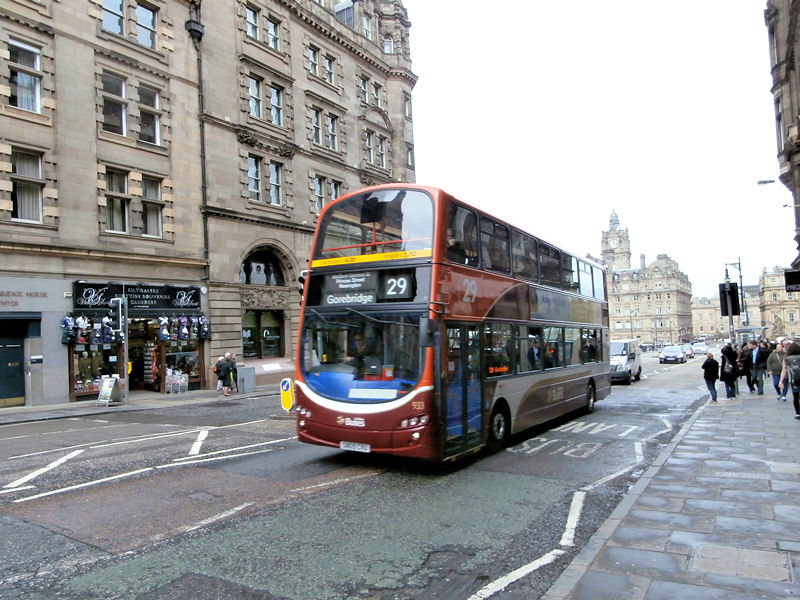 BUSportál SK: Autobusová pohľadnica zo škótskeho Edinburghu