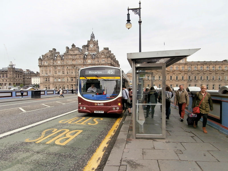 BUSportál SK: Autobusová pohľadnica zo škótskeho Edinburghu