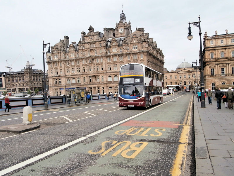 BUSportál SK: Autobusová pohľadnica zo škótskeho Edinburghu