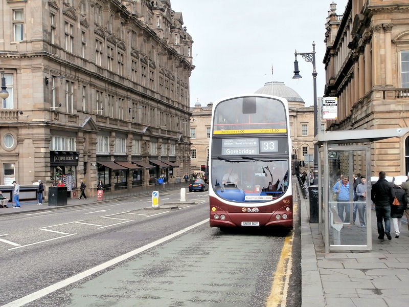 BUSportál SK: Autobusová pohľadnica zo škótskeho Edinburghu