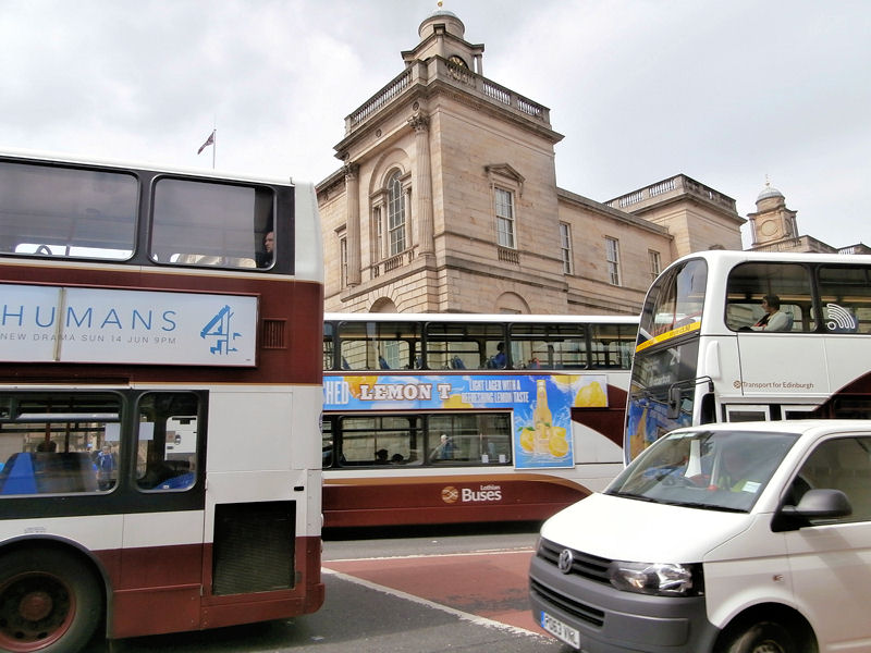 BUSportál SK: Autobusová pohľadnica zo škótskeho Edinburghu