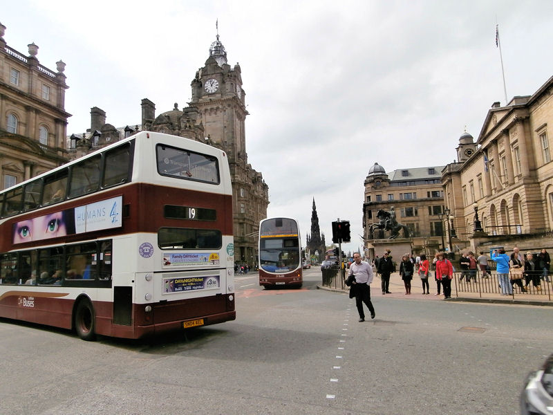 BUSportál SK: Autobusová pohľadnica zo škótskeho Edinburghu