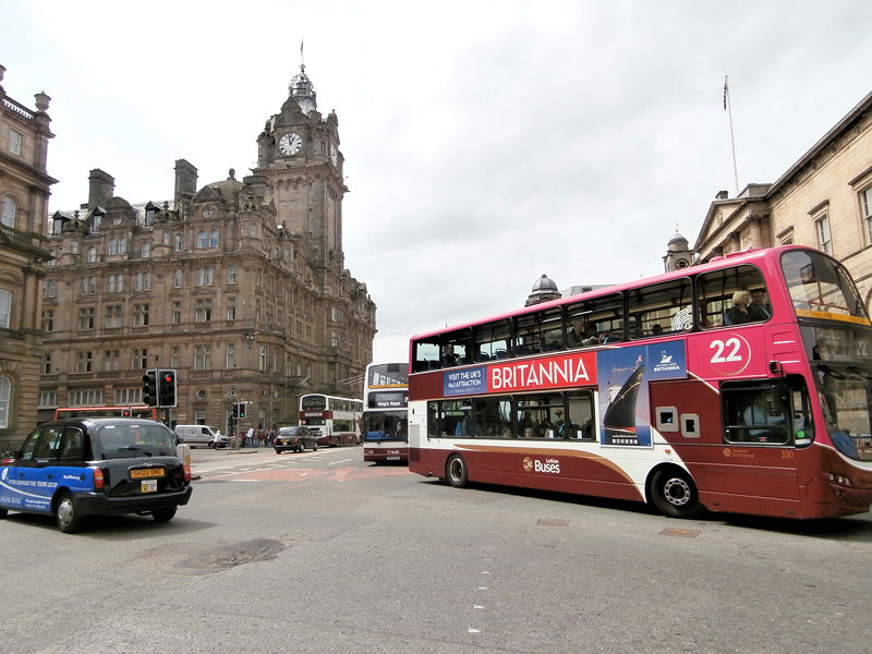 BUSportál SK: Autobusová pohľadnica zo škótskeho Edinburghu