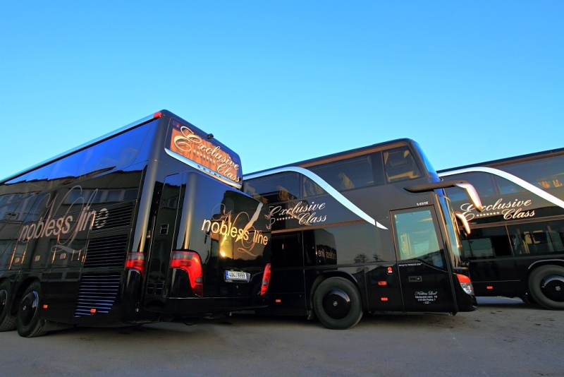 S luxusními doubledeckery Setra do Švýcarska s komfortem Nobless Class