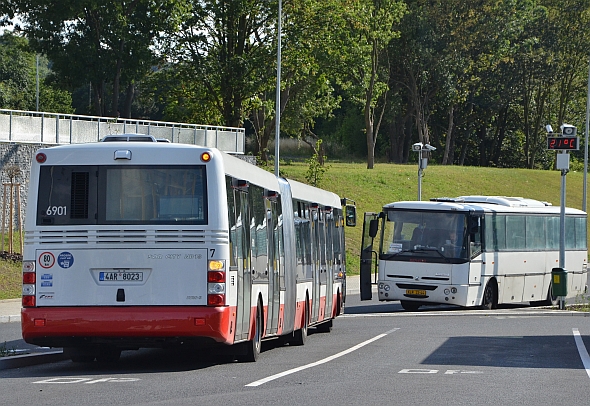 Středočeská  mozaika: Z nádraží Veleslavín do Slaného a zpět