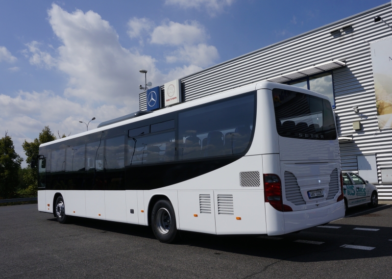 Obrazem: Jeden z prvních sériových autobusů Setra 415 LE business