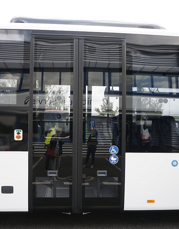 Obrazem: Jeden  z prvních sériových autobusů Setra 415 LE  business