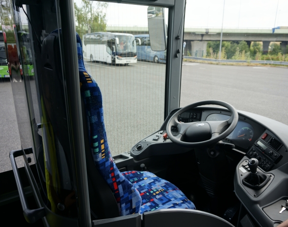 Obrazem: Jeden  z prvních sériových autobusů Setra 415 LE  business