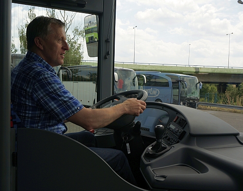 Obrazem: Jeden  z prvních sériových autobusů Setra 415 LE  business