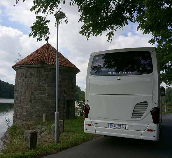 Na projížďce s předváděcím autokarem Setra S 511 HD. Zajímavý 'krátký' autokar