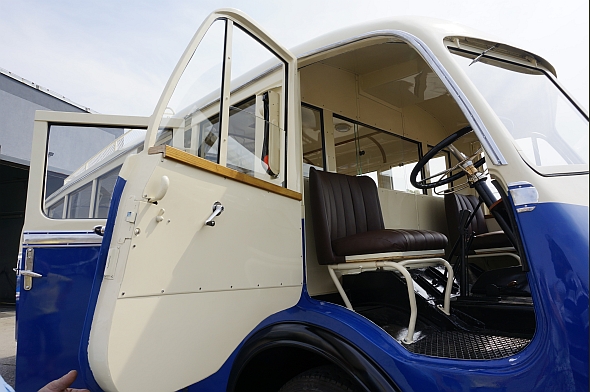 14. ročník veteránské přehlídky Zlatý bažant: Křest renovovaného autobusu Tatra 